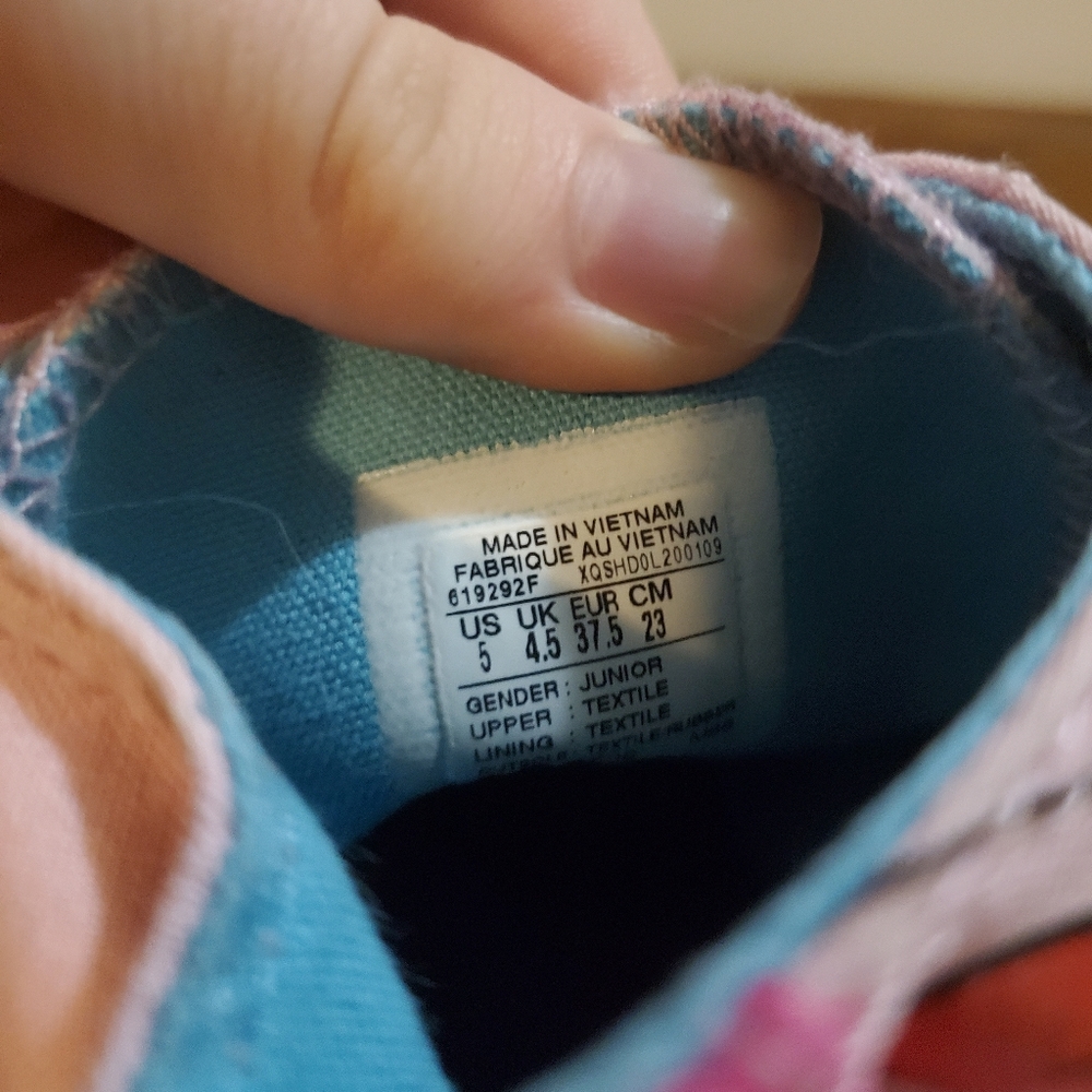 Rare Dr. Seuss converse - Picture 6 of 6